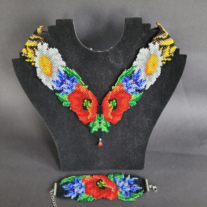 Komplet autorski "Makowa Ląka" naszyjnik i bransoletka z kwiatami z koralików Preciosa