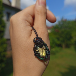 naszyjnik smocze serce z labardorytem, idealny na prezent, magia fantasty