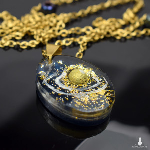 Kosmiczny Wisiorek z Żywicy - Galaktyczny Blask