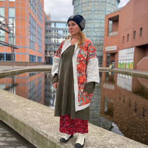 Czapka damska kolorowa smerfetka