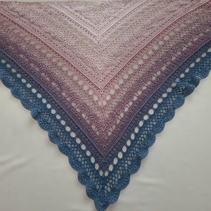 Chusta ręcznie szydełkowana