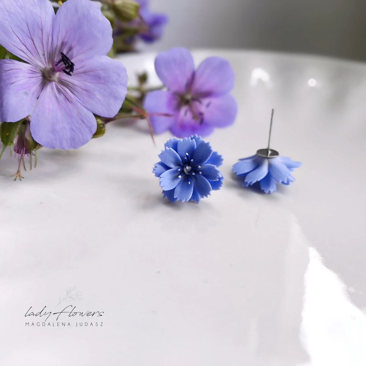 Kolczyki z kwiatem cykorii