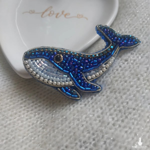 Wyjątkowa broszka WIELORYB