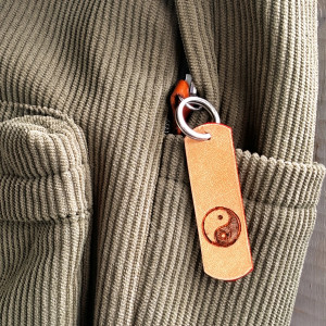 Zawieszka skórzana z symbolem Yin-Yang