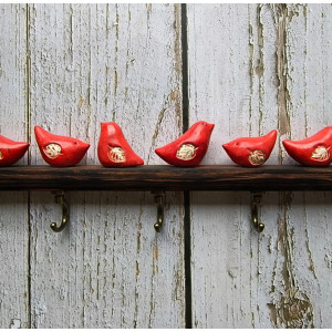 Wieszak z czerwonymi ptaszkami 50 cm