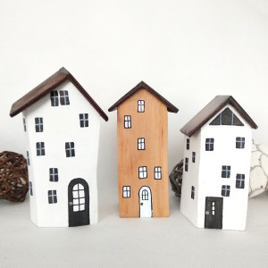 Bukowe dekoracyjne domki.