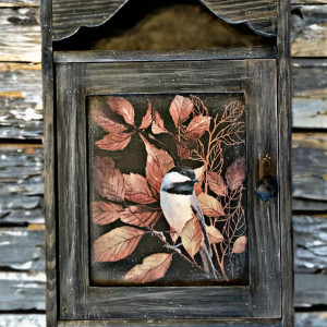 Drewniana skrzynka na klucze, Ptaszek