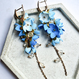 Długie kolczyki pozłacane niebieskie kwiaty