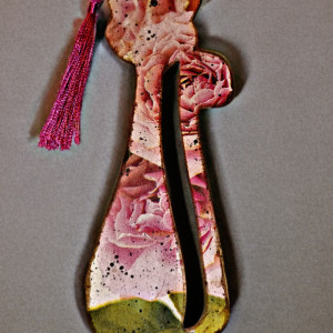 Drewniana zakładka do książki,  KOT "Róże"