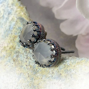 Sztyfty z fasetowanym kwarcem w koronie d198