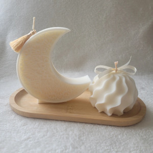 Zestaw świec sojowych na tacy z drewna