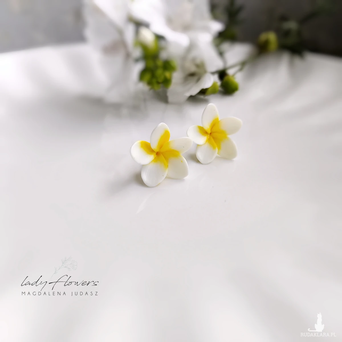 Kolczyki z plumerią