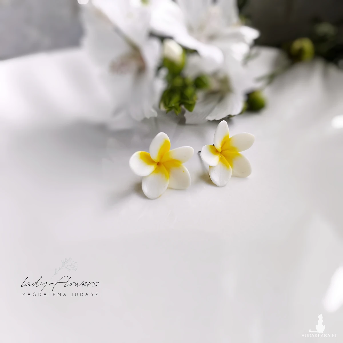 Kolczyki z plumerią