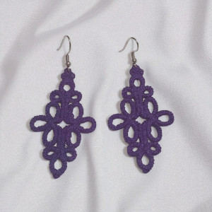 Delikatne koronkowe kolczyki haftowane - fioletowe