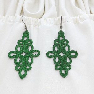 Delikatne koronkowe kolczyki haftowane -zielone