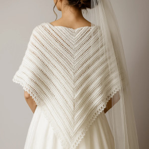 Duża biała chusta ślubna ręcznie robiona z merino