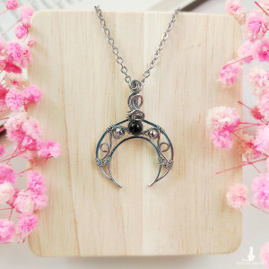 Naszyjnik Lunula Onyks stal chirurgiczna wisiorek handmade wirewrapping