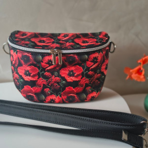 Nerkotorebka czarna w czerwone maki