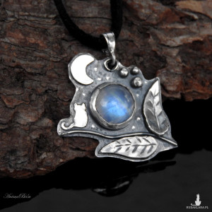 Wisiorek srebrny z kamieniem księżycowym Księżyc