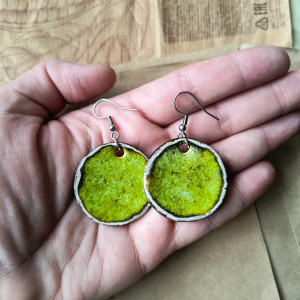 Kolczyki niecki jaskrawo-zielone