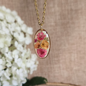 Złota zawieszka złoty wisiorek naszyjnik żywica z żywicy kwiaty z kwiatami jajowata retro naturalna delikatna dziewczęca kobieca kolorowa różowa