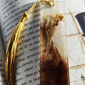 Zakładka z żywicy epoksydowej z złotem i surfiniąM09