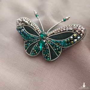 Broszka motyl szmaragdowo-srebrny