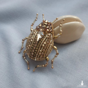 Wyjątkowa broszka ŻUCZEĶ