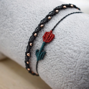 Zestaw bransoletek. Mikro makrama.