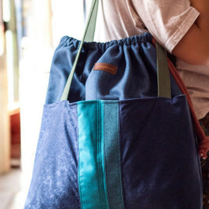 Duża granatowa torba z kominem