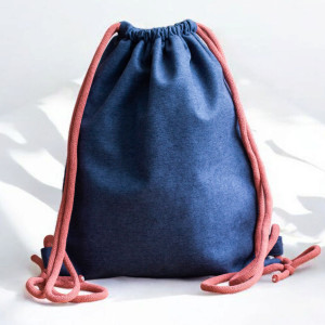 Granatowy plecak worek