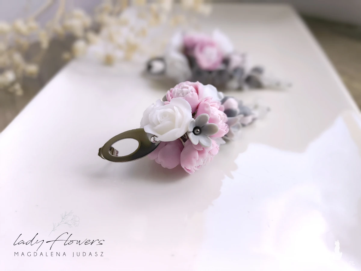 Kolczyki z peoniami i różami