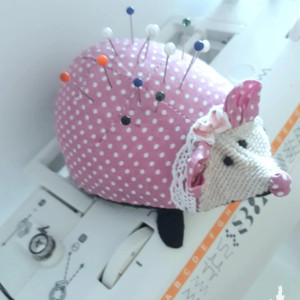 Poduszka do igieł-jeżyk igielnik.