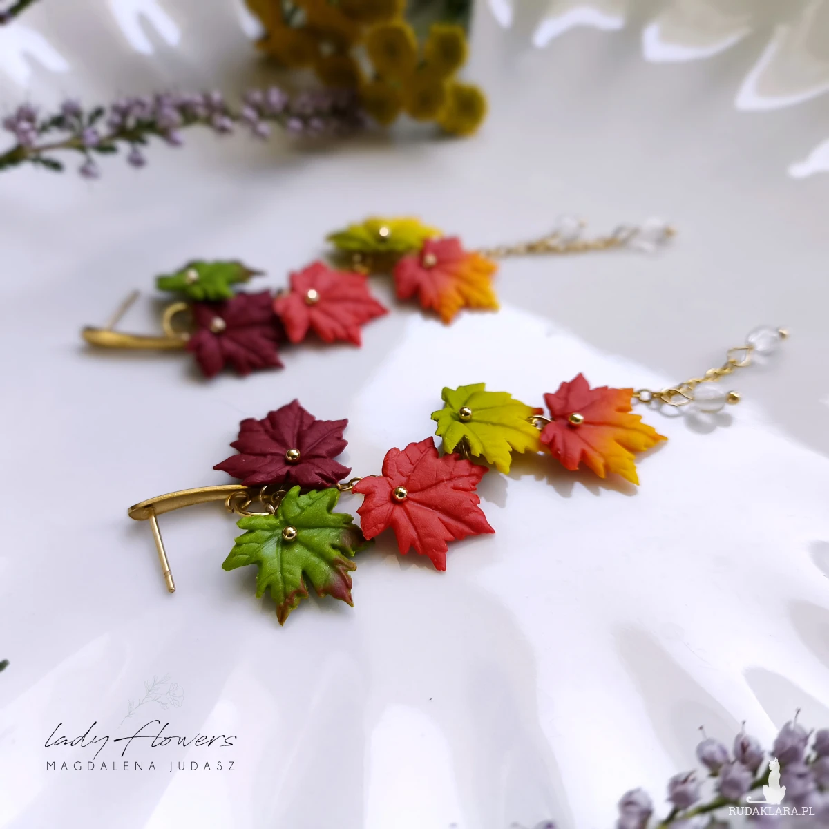 Jesienne kolczyki z klonowymi listkami