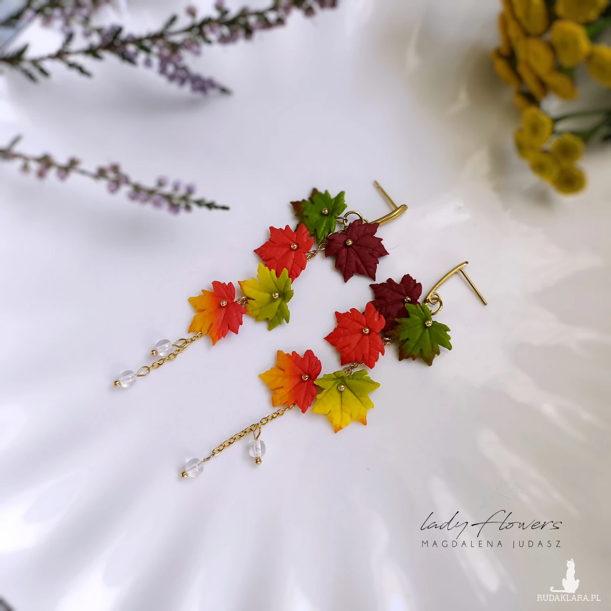 Jesienne kolczyki z klonowymi listkami