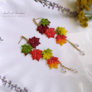 Jesienne kolczyki z klonowymi listkami
