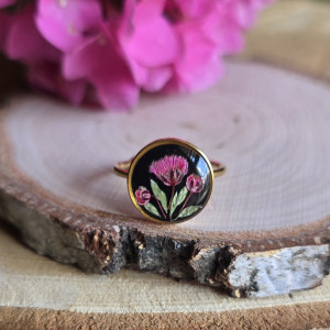 Złoty pierścionek regulowany kwiaty z kwiatami kwiatem duży czarny różowa gipsówka