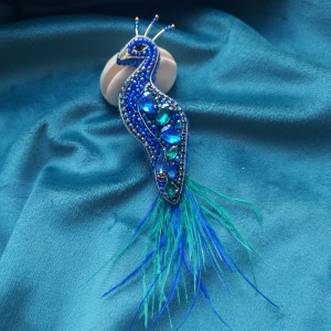 Wyjątkowa broszka PAW