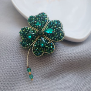 Broszka czterolistna koniczyna