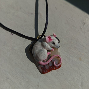 naszyjnik z biała myszką, idealny dla wróżki, magia, fanatsy, mouse, ręcznie rzezbione, handmade