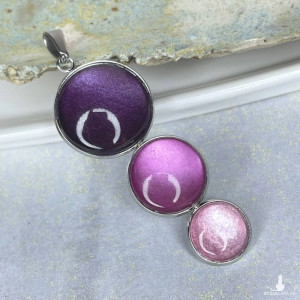 Potrójny wisiorek o perłowym blasku e26/m10