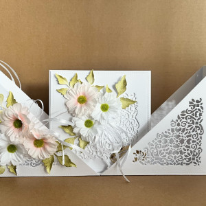 291,ślubny komplet w bieli,kartka w pudełku z torebką