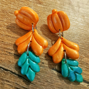 Jesienne kolczyki sztyfty handmade – dynie z listkami