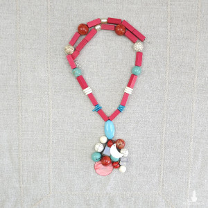 6884 Kolorowy naszyjnik z drewna i naturalnych kamieni