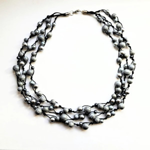 Szary Grad naszyjnik z koralików