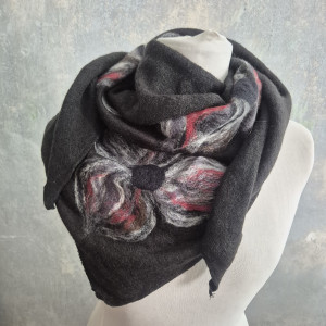 Czarna chusta handmade wełniana