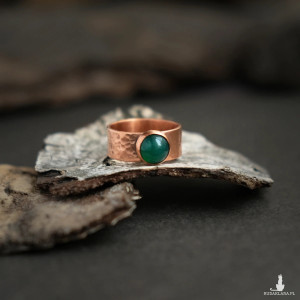 Pierścionek miedziany z zielonym onyksem r.17