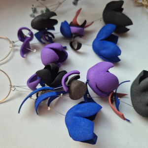 Kolczyki w granatach kwiaty