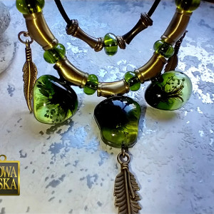 Forest - fantazyjny naszyjnik z żywicy i sznurka