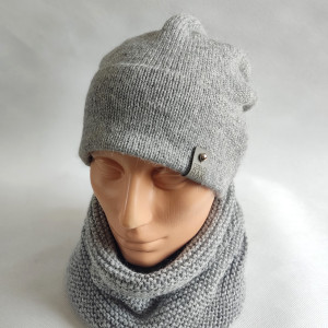 Komplet ręcznie robiony na drutach z alpaką, szary.